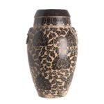 ваза asiatides jar round archaic white black