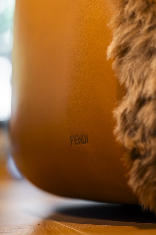 кресло fendi casa poltrona peekasit cinnamon smooth shearling