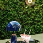 настолна лампа tom dixon bell portable led indigo