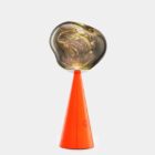 настолна лампа tom dixon melt portable led fluoro