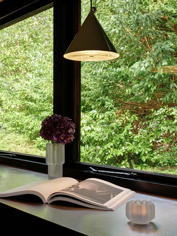 ваза tom dixon press medium frosted