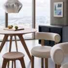 трапезен стол tom dixon fat dining natural wood elle boucle white 0200